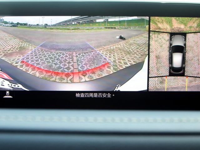 Mazda  CX-30  第13張相片