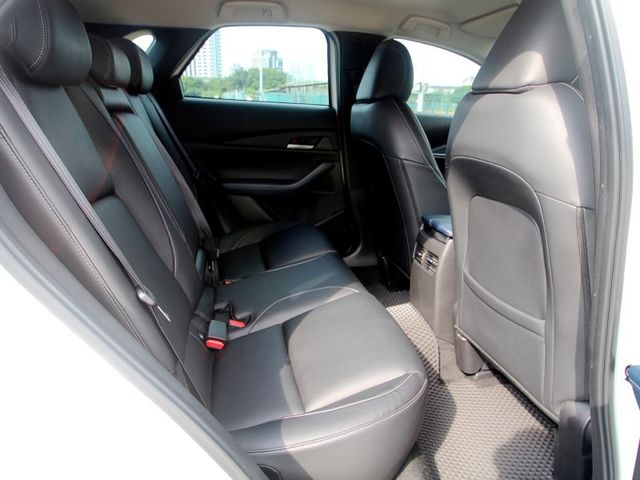 Mazda  CX-30  第18張相片