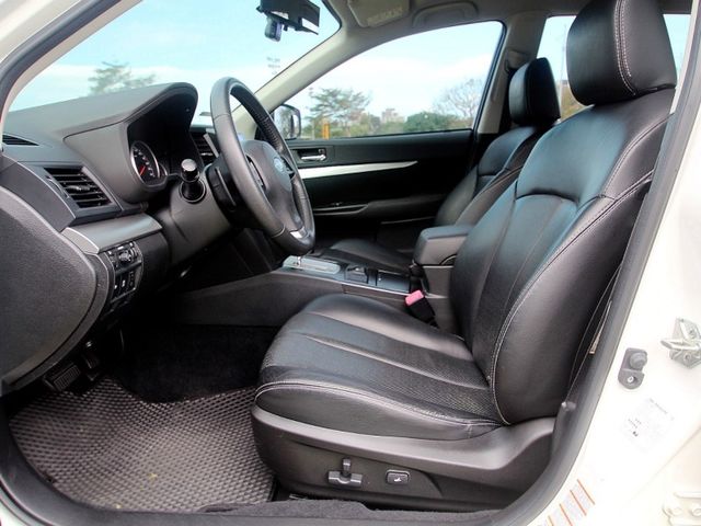 Subaru  Legacy  第13張相片