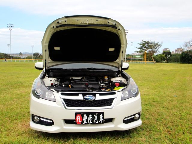 Subaru  Legacy  第20張相片