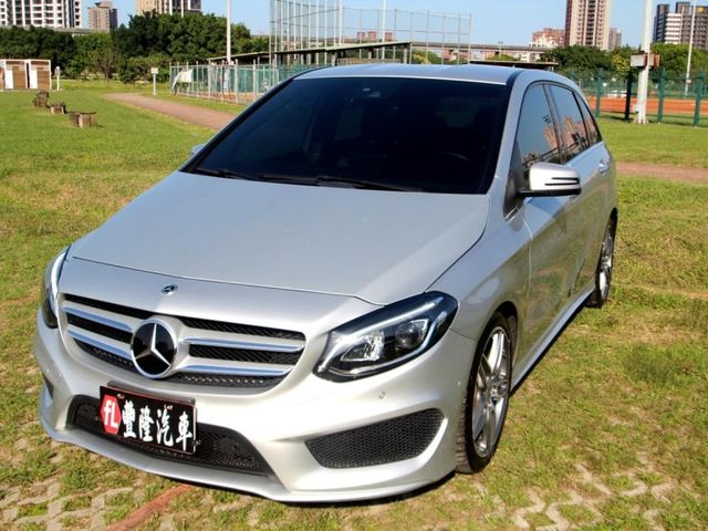 Mercedes-Benz/賓士   B-CLASS  B180  第1張相片