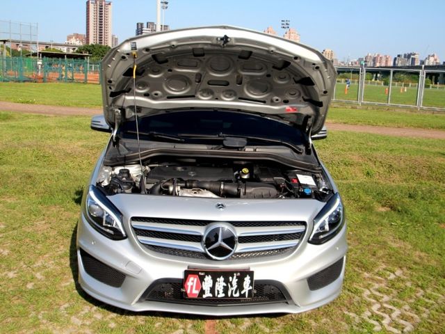 Mercedes-Benz/賓士   B-CLASS  B180  第11張相片