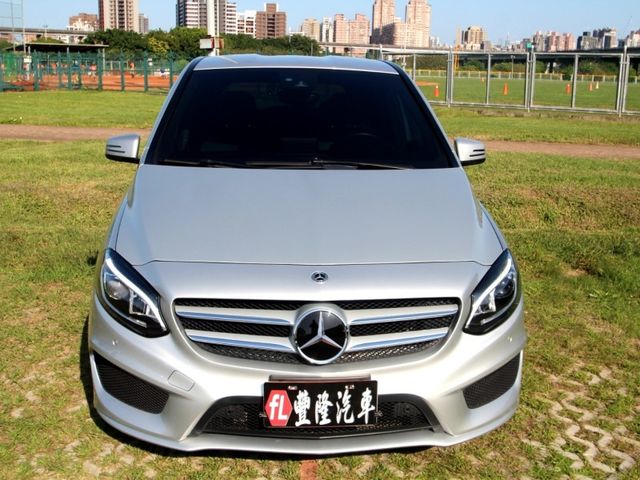 Mercedes-Benz/賓士   B-CLASS  B180  第13張相片