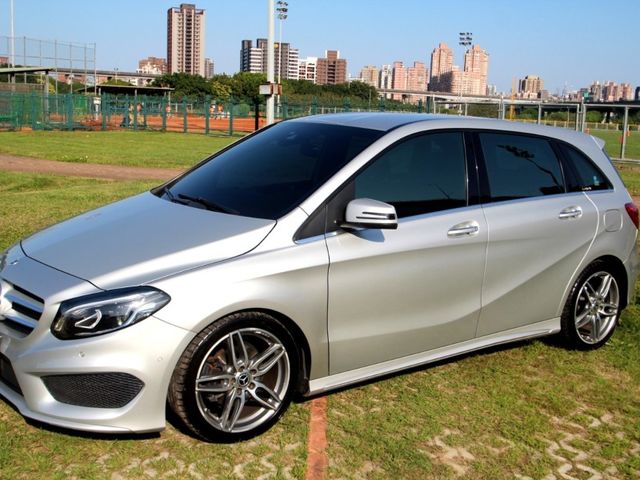 Mercedes-Benz/賓士   B-CLASS  B180  第14張相片