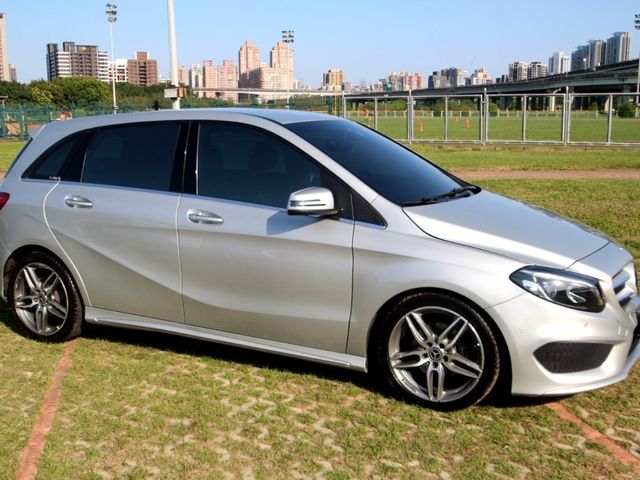 Mercedes-Benz/賓士   B-CLASS  B180  第16張相片