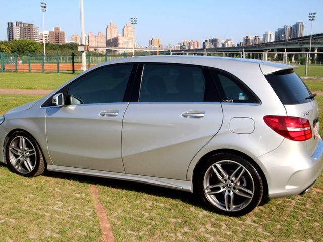 Mercedes-Benz/賓士   B-CLASS  B180  第20張相片