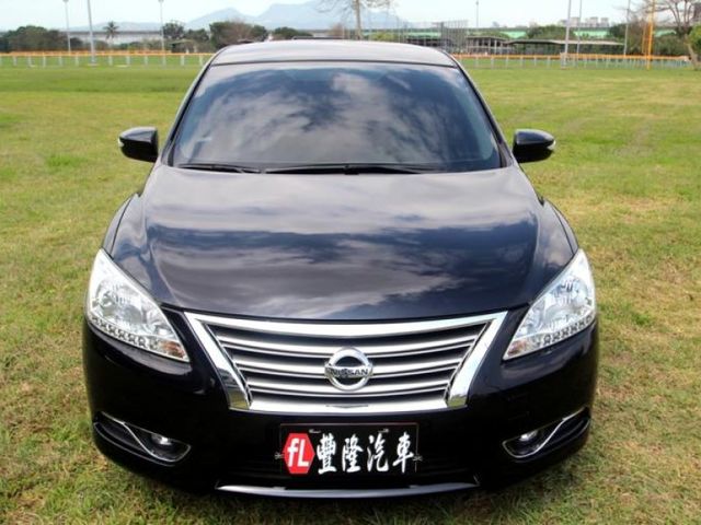 Nissan  Sentra  第8張相片