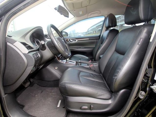 Nissan  Sentra  第15張相片