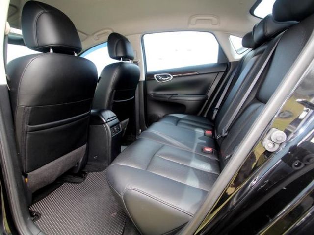 Nissan  Sentra  第16張相片