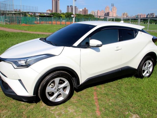 Toyota  C-HR  第2張相片