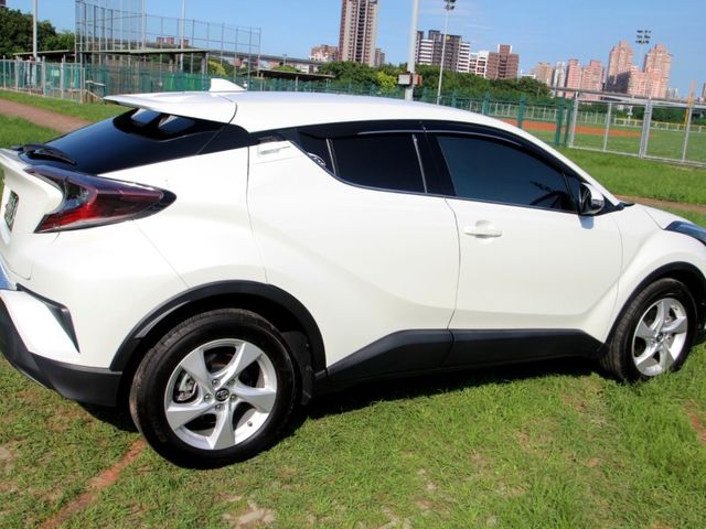 Toyota  C-HR  第10張相片