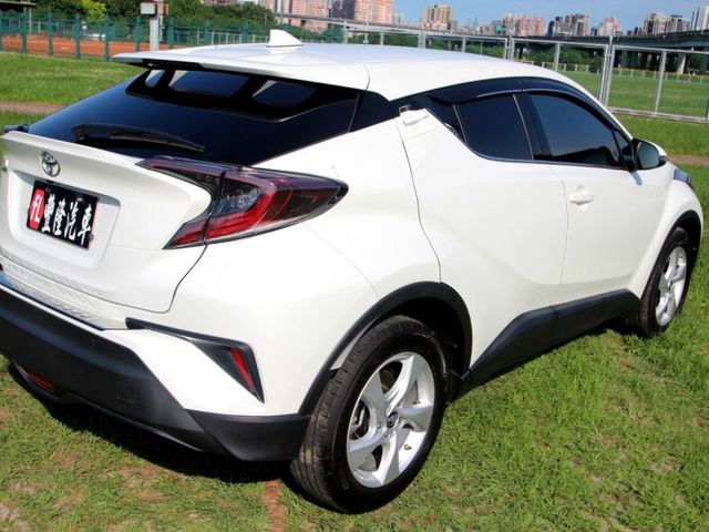 Toyota  C-HR  第12張相片