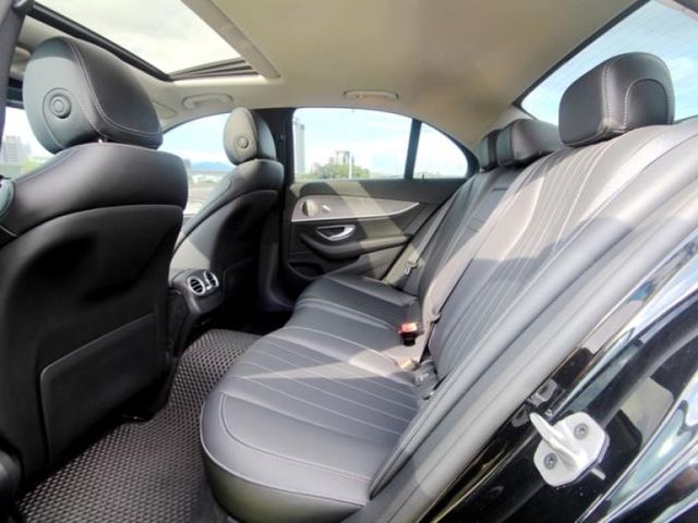 Mercedes-Benz/賓士   E-CLASS  E300 {超貸80萬 總代理}22年E300 黑~豐隆嚴選0頭款低月付  第15張相片