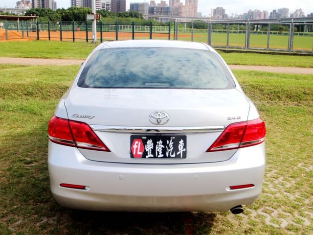 Toyota  Camry {跑19萬 原鈑件}10年式CAMRY2.4G銀~豐隆嚴選0頭款低月付專  第6張相片