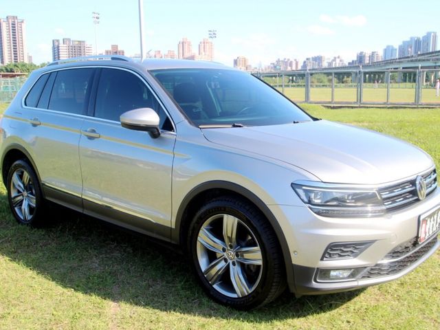 Volkswagen 福斯  Tiguan {原廠保養 狀況佳}19年TIGUAN 330銀~豐隆嚴選0頭款低月付  第3張相片