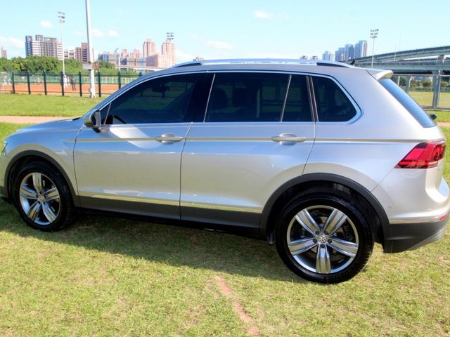 Volkswagen 福斯  Tiguan {原廠保養 狀況佳}19年TIGUAN 330銀~豐隆嚴選0頭款低月付  第9張相片