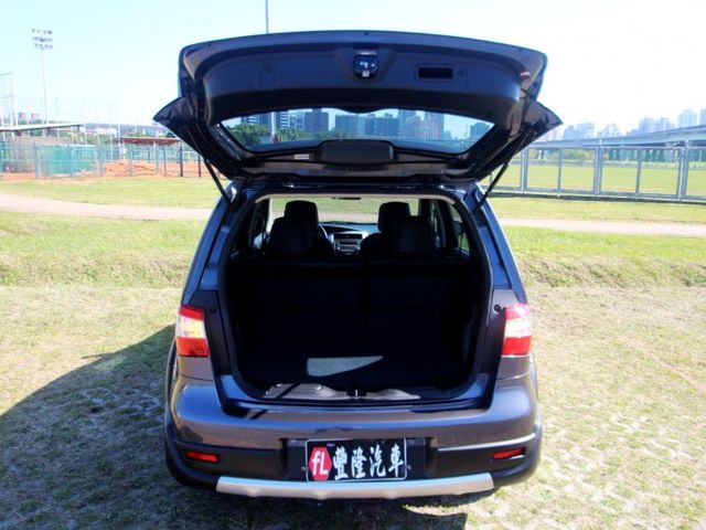 Nissan  Livina {跑10萬 內外新}14年LIVINA1.6灰~豐隆嚴選0頭款低月付  第19張相片