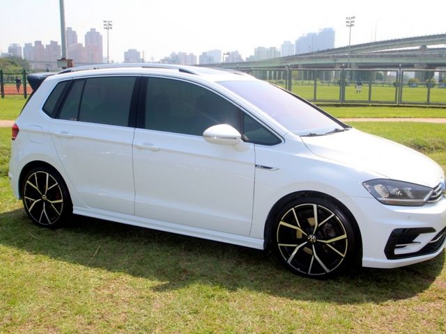 Volkswagen 福斯  Golf {一手車 原鈑件}17年GOLF Sportsvan 280RLine白~豐隆嚴選0頭款低月付專  第16張相片