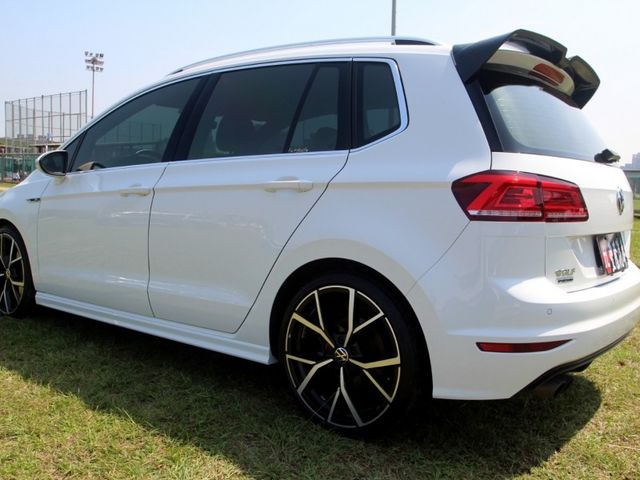 Volkswagen 福斯  Golf {一手車 原鈑件}17年GOLF Sportsvan 280RLine白~豐隆嚴選0頭款低月付專  第19張相片