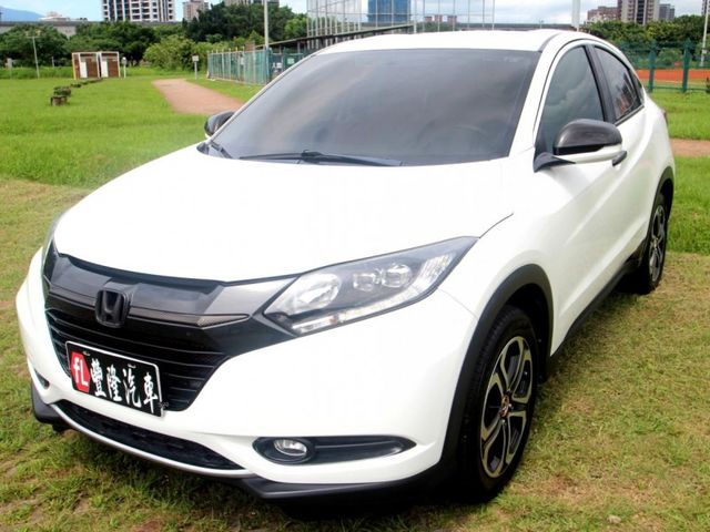 Honda  HR-V {頂級S 跑12萬}17年HRV1.8S 白~豐隆嚴選0頭款低月付  第1張相片