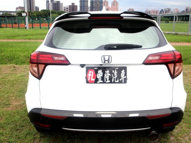 Honda  HR-V {頂級S 跑12萬}17年HRV1.8S 白~豐隆嚴選0頭款低月付  第6張相片