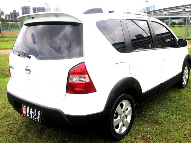 Nissan  Livina {代步好車 原鈑件}13年LIVINA1.6白~豐隆嚴選0頭款低月付專  第8張相片
