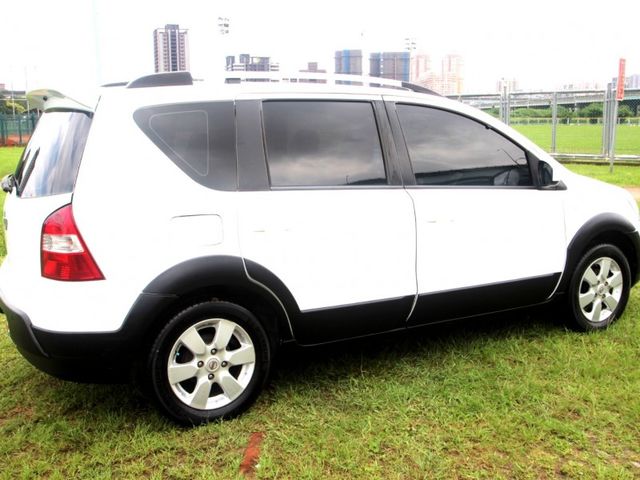 Nissan  Livina {代步好車 原鈑件}13年LIVINA1.6白~豐隆嚴選0頭款低月付專  第11張相片