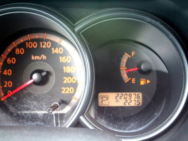 Nissan  Livina {代步好車 原鈑件}13年LIVINA1.6白~豐隆嚴選0頭款低月付專  第12張相片