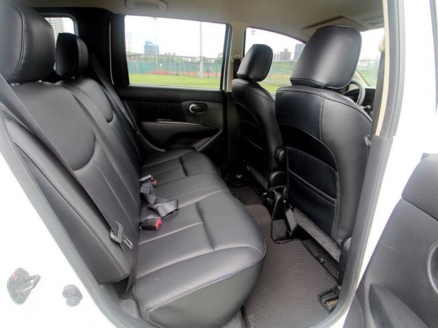 Nissan  Livina {代步好車 原鈑件}13年LIVINA1.6白~豐隆嚴選0頭款低月付專  第17張相片