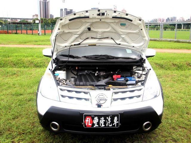 Nissan  Livina {代步好車 原鈑件}13年LIVINA1.6白~豐隆嚴選0頭款低月付專  第20張相片