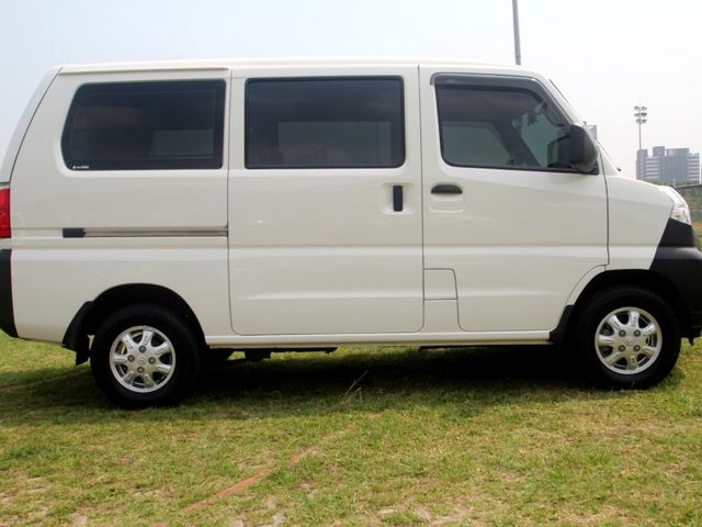 Mitsubishi  Veryca {原鈑件 跑3.9萬}23年 A180自排 白~風龍岩選0頭款低月付  第11張相片