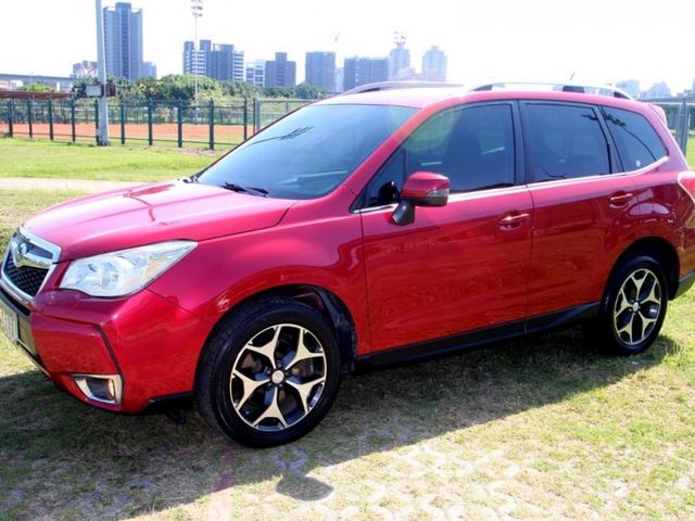 Subaru  Forester {跑9萬 原鈑件}15年式FORESTER2.0XT紅~豐隆嚴選0頭款低月付  第2張相片