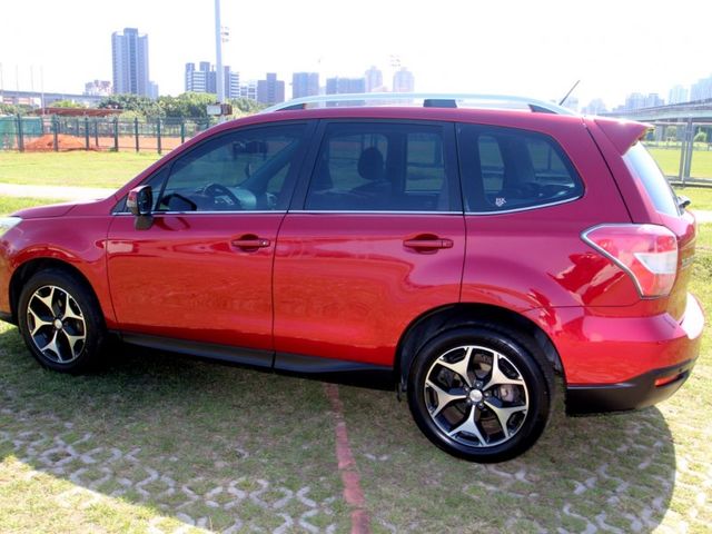 Subaru  Forester {跑9萬 原鈑件}15年式FORESTER2.0XT紅~豐隆嚴選0頭款低月付  第8張相片