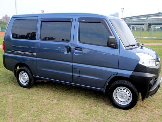 Mitsubishi  Veryca {跑4萬 自排}20年 A180藍 ~豐隆嚴選0頭款低月付專  第16張相片