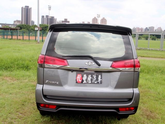 Mitsubishi  Zinger {原鈑件 跑7.9萬}22年ZINGER2.4灰~豐隆嚴選0頭款低月付專  第4張相片
