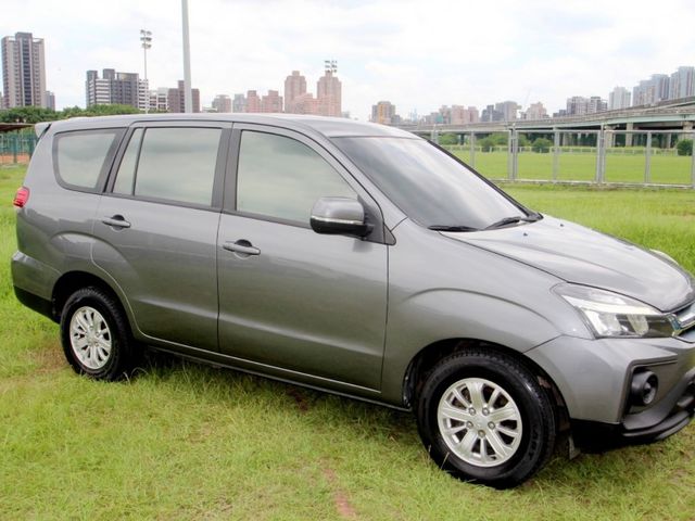 Mitsubishi  Zinger {原鈑件 跑7.9萬}22年ZINGER2.4灰~豐隆嚴選0頭款低月付專  第17張相片