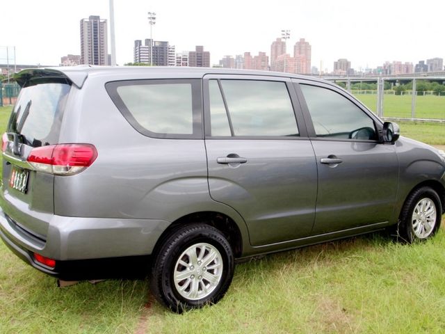 Mitsubishi  Zinger {原鈑件 跑7.9萬}22年ZINGER2.4灰~豐隆嚴選0頭款低月付專  第19張相片