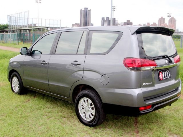 Mitsubishi  Zinger {原鈑件 跑7.9萬}22年ZINGER2.4灰~豐隆嚴選0頭款低月付專  第20張相片