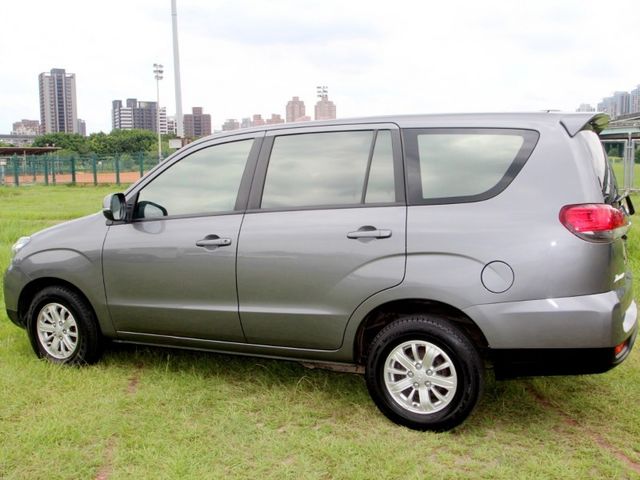 Mitsubishi  Zinger {原鈑件 跑7.9萬}22年ZINGER2.4灰~豐隆嚴選0頭款低月付專  第21張相片