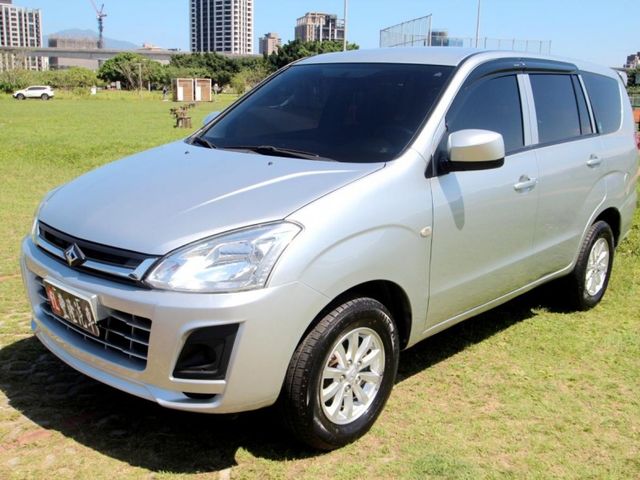 Mitsubishi  Zinger {跑10萬 原鈑件}19年ZINGER2.4銀~豐隆嚴選0頭款低月付專  第1張相片