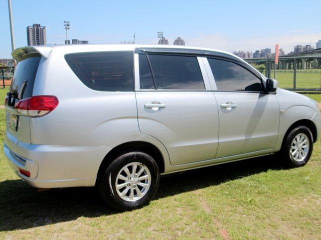 Mitsubishi  Zinger {跑10萬 原鈑件}19年ZINGER2.4銀~豐隆嚴選0頭款低月付專  第18張相片
