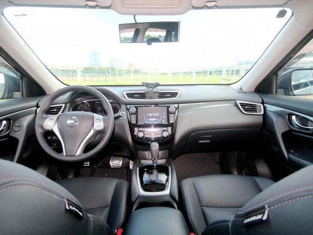 Nissan  X-Trail {原鈑件 只跑5萬}17年式 X TRAIL2.0藍~豐隆嚴選0頭款低月付專  第3張相片