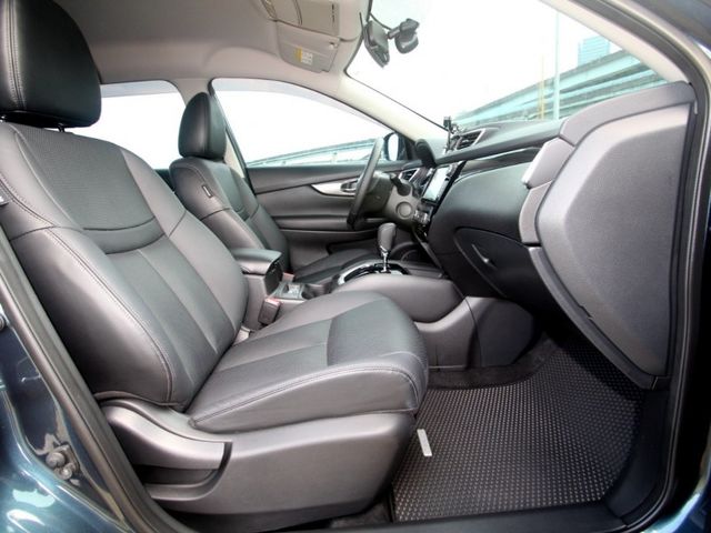 Nissan  X-Trail {原鈑件 只跑5萬}17年式 X TRAIL2.0藍~豐隆嚴選0頭款低月付專  第9張相片