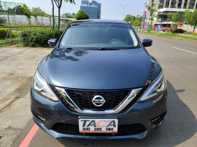 Nissan  Sentra  第2張相片