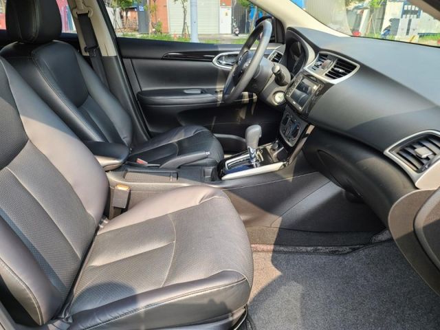 Nissan  Sentra  第11張相片
