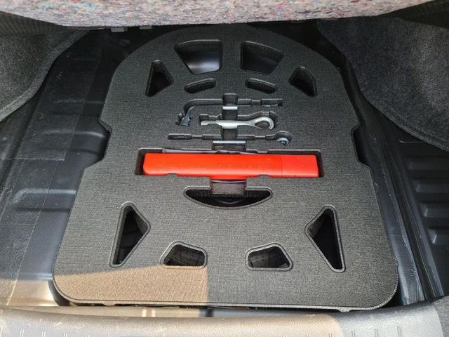 Nissan  Sentra  第17張相片