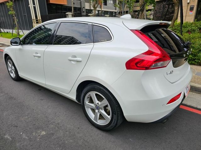 Volvo  V40  第5張相片