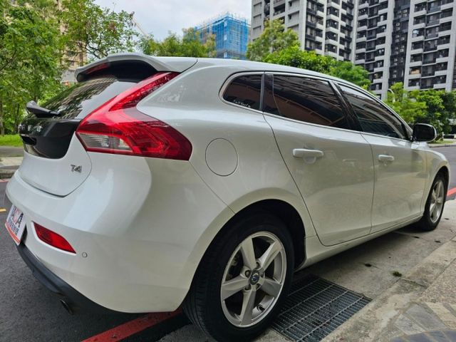 Volvo  V40  第6張相片