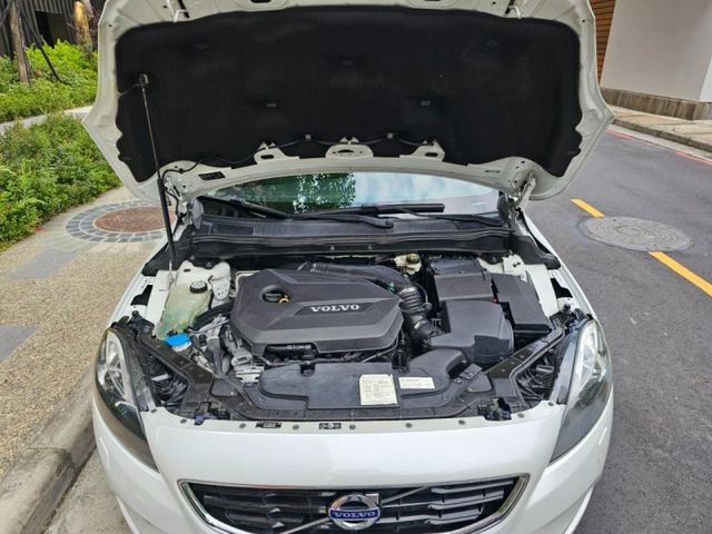Volvo  V40  第8張相片