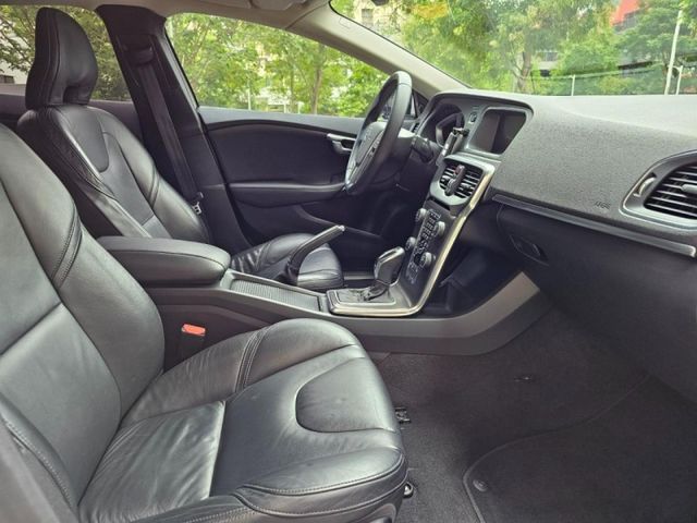 Volvo  V40  第10張相片